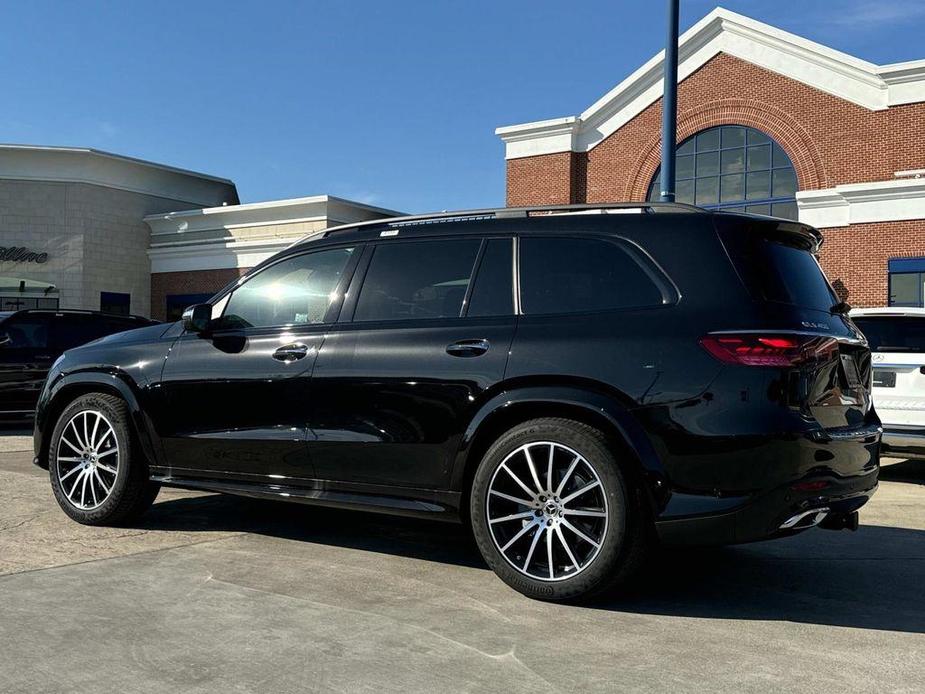 new 2025 Mercedes-Benz GLS 450 car