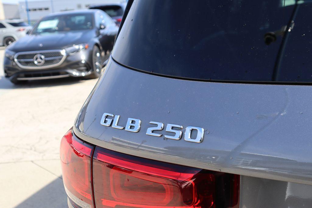 used 2021 Mercedes-Benz GLB 250 car, priced at $33,249