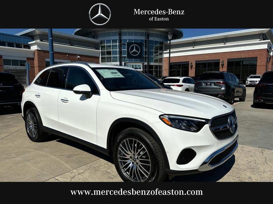 new 2024 Mercedes-Benz GLC 300 car