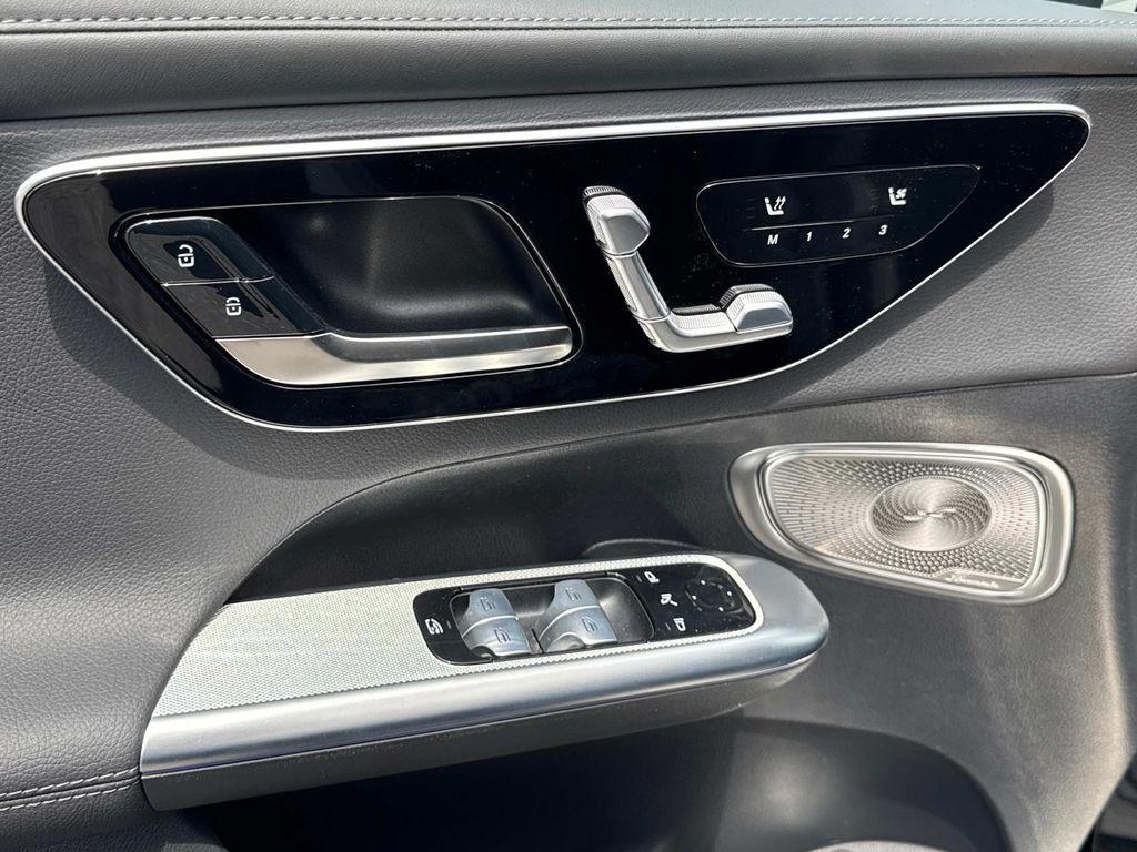 new 2025 Mercedes-Benz GLC 300 car, priced at $61,095