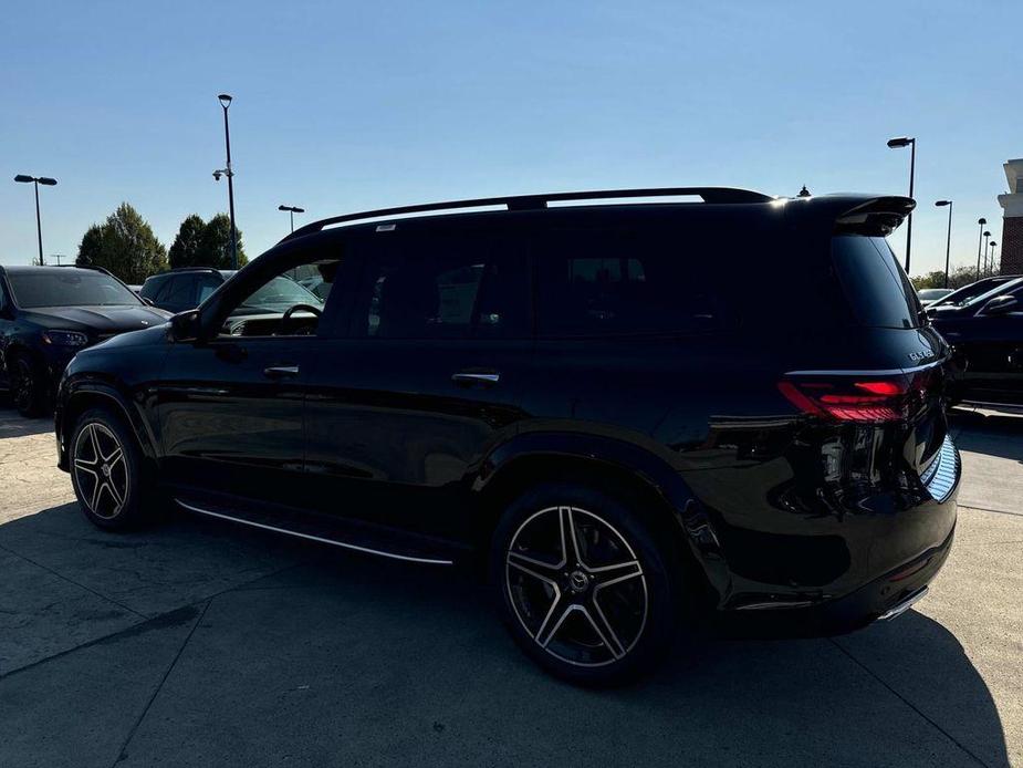 new 2025 Mercedes-Benz GLS 450 car