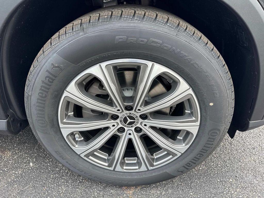 new 2025 Mercedes-Benz GLC 300 car, priced at $59,285