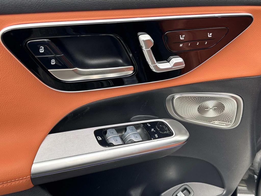 new 2025 Mercedes-Benz GLC 300 car, priced at $59,285