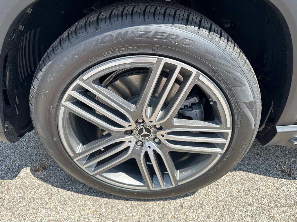 new 2025 Mercedes-Benz GLS 450 car, priced at $100,980