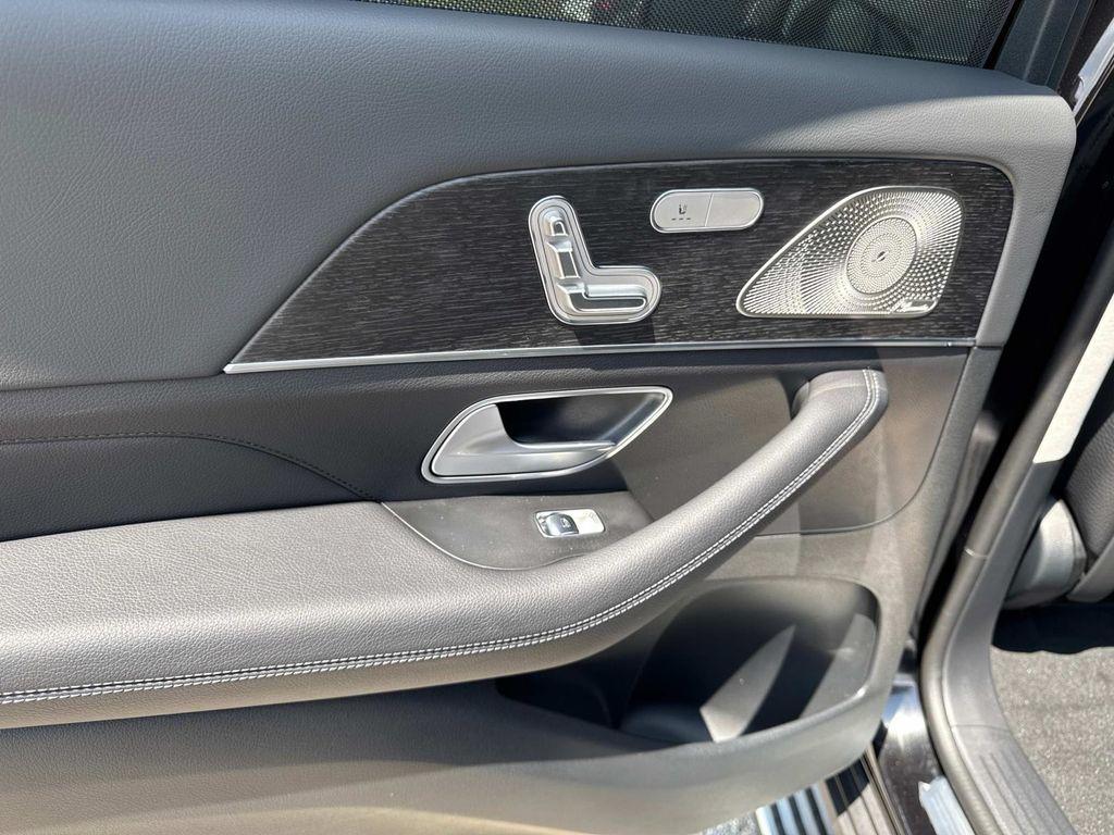 new 2025 Mercedes-Benz GLS 450 car, priced at $100,980
