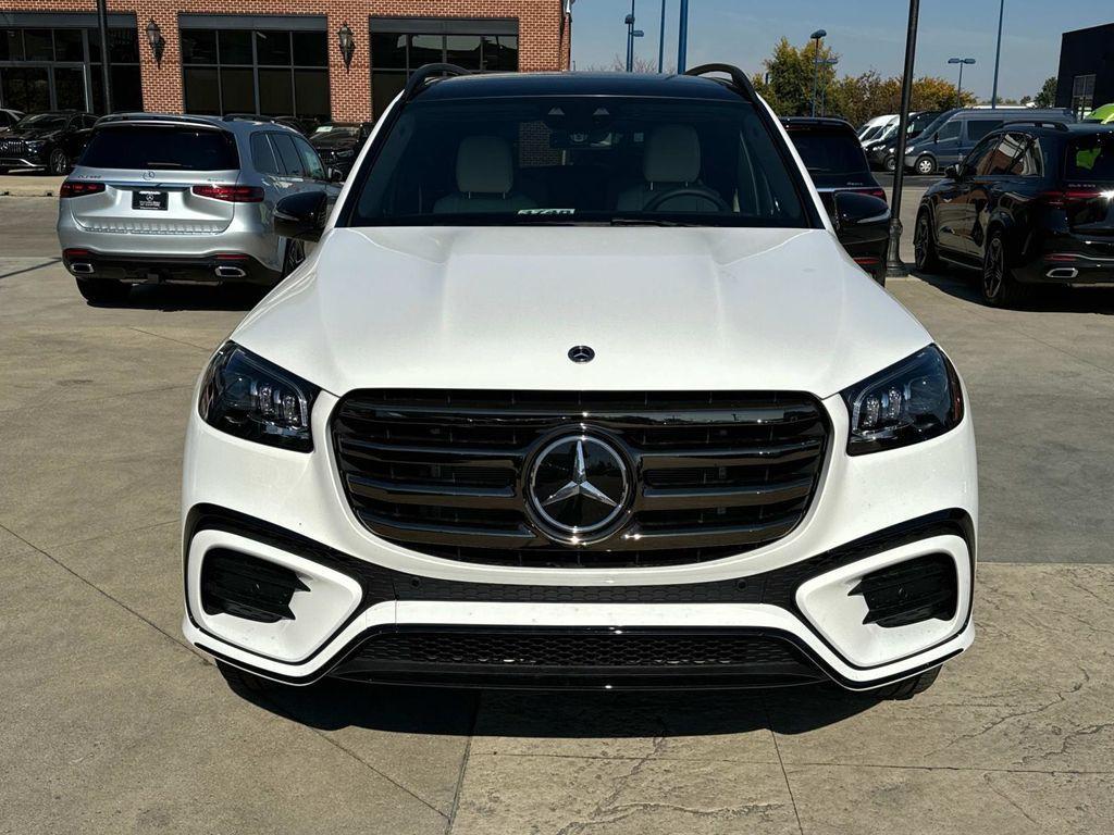 new 2025 Mercedes-Benz GLS 450 car