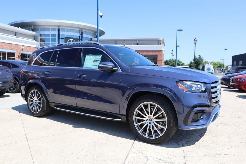 new 2024 Mercedes-Benz GLS 580 car