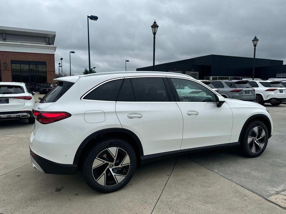 new 2024 Mercedes-Benz GLC 300 car