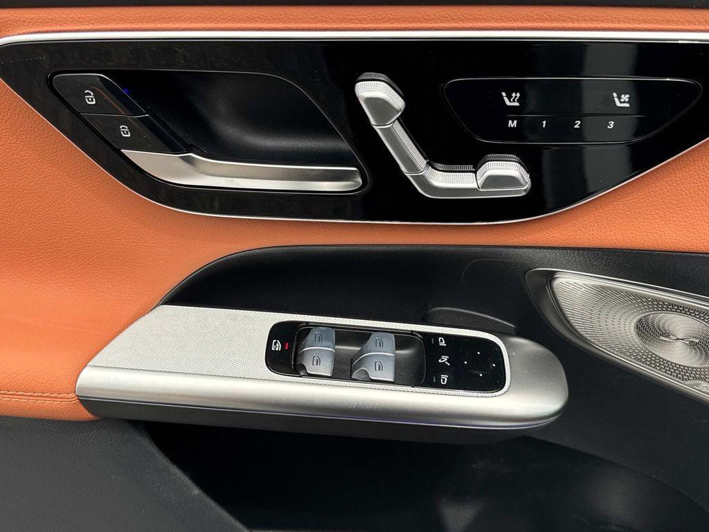 new 2025 Mercedes-Benz GLC 300 car