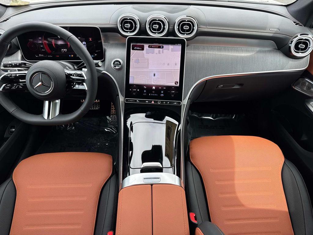 new 2025 Mercedes-Benz GLC 300 car