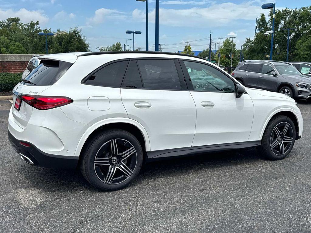 new 2025 Mercedes-Benz GLC 300 car