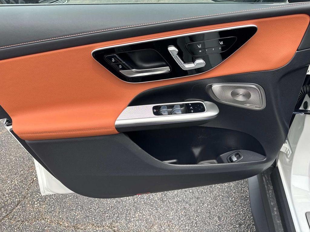 new 2025 Mercedes-Benz GLC 300 car