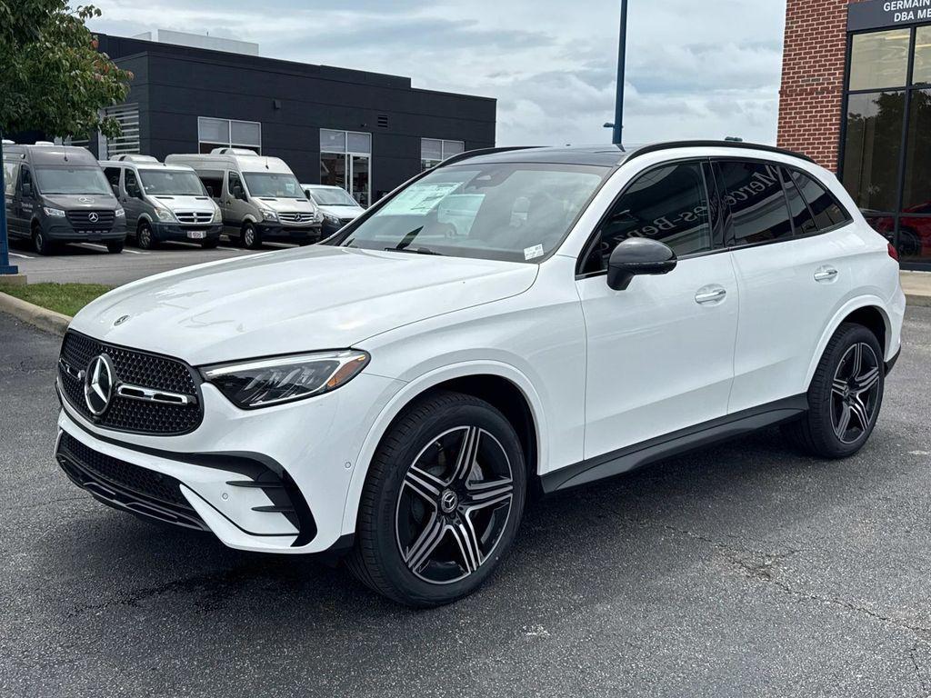 new 2025 Mercedes-Benz GLC 300 car