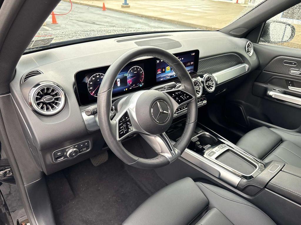 used 2025 Mercedes-Benz GLB 250 car