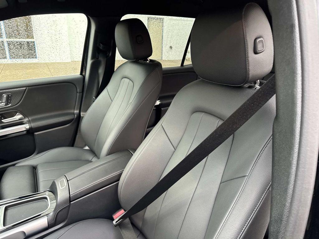 used 2025 Mercedes-Benz GLB 250 car