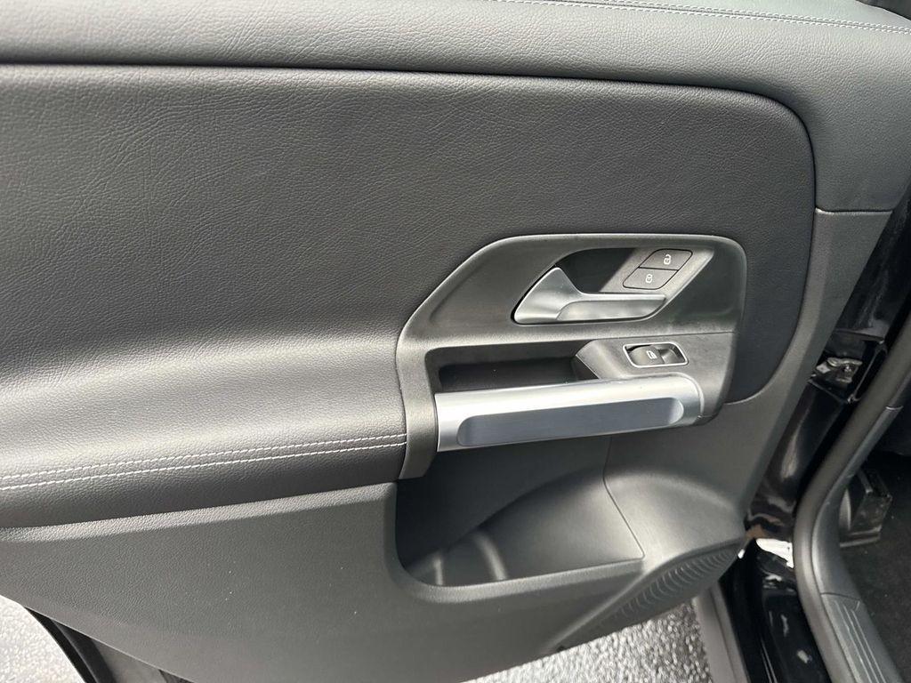 used 2025 Mercedes-Benz GLB 250 car