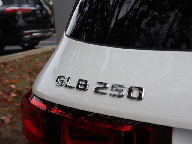 new 2023 Mercedes-Benz GLB 250 car, priced at $52,270