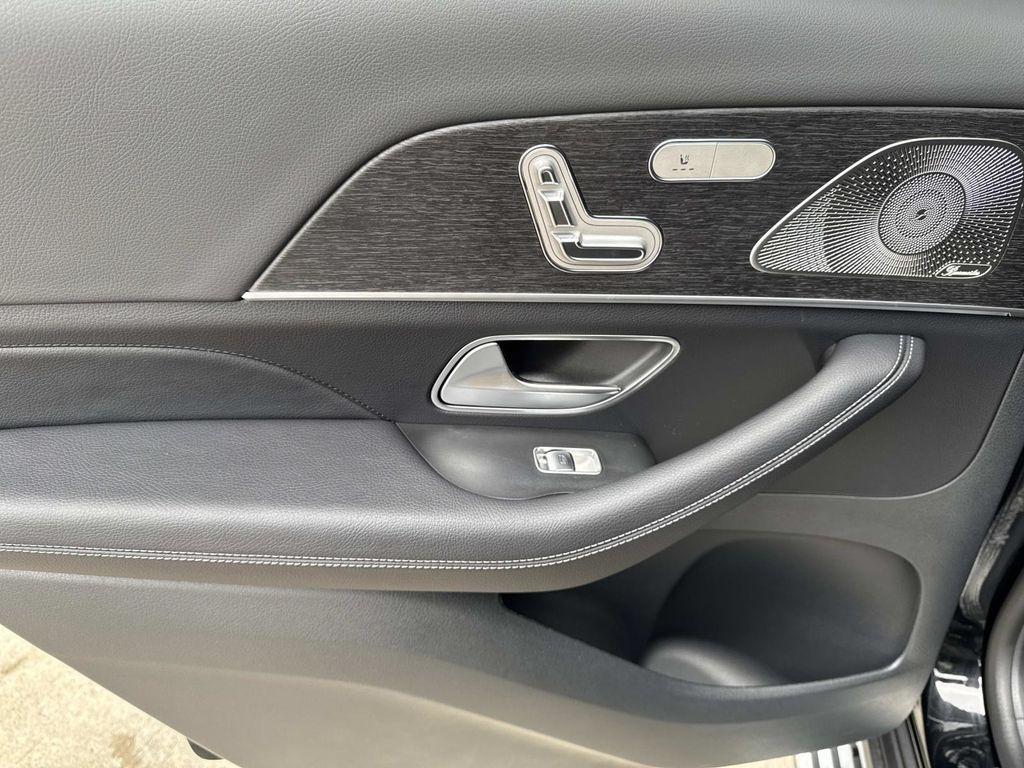 new 2026 Mercedes-Benz GLS 580 car, priced at $125,150