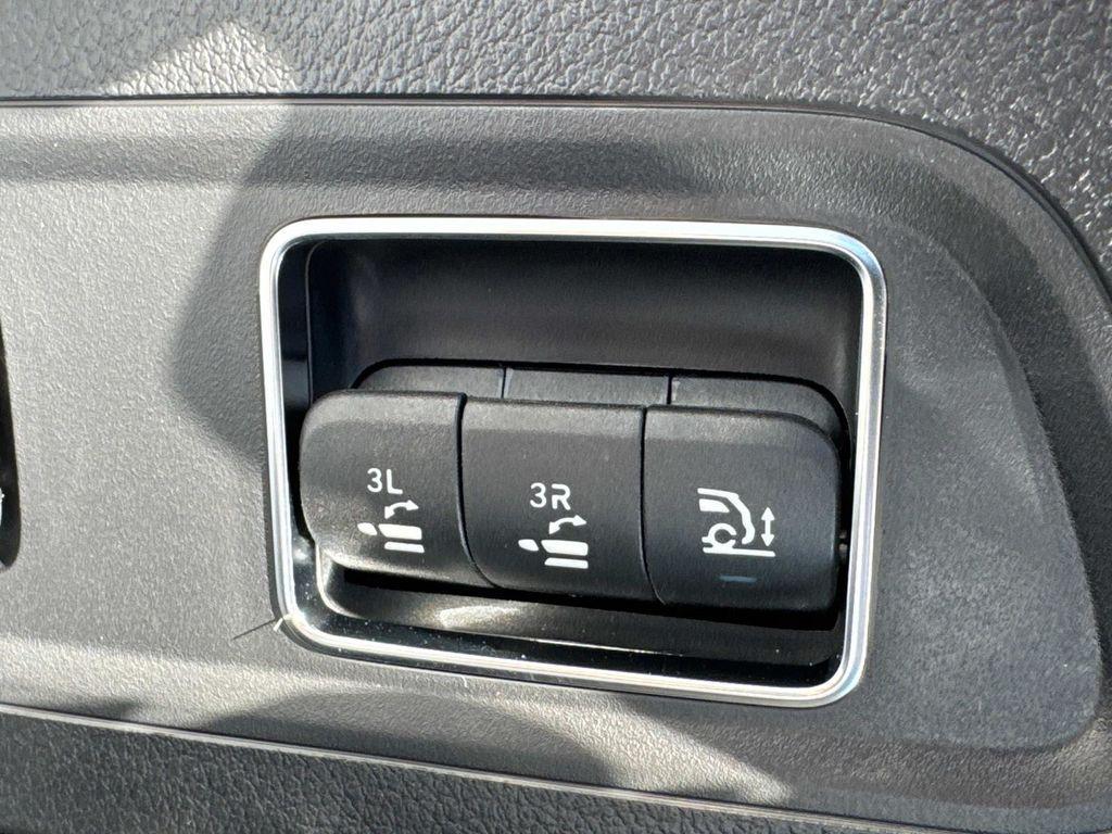 new 2026 Mercedes-Benz GLS 450 car, priced at $109,770