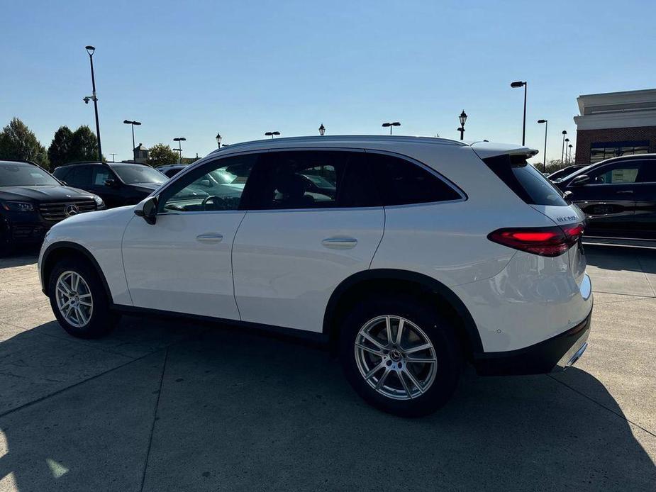 new 2025 Mercedes-Benz GLC 300 car