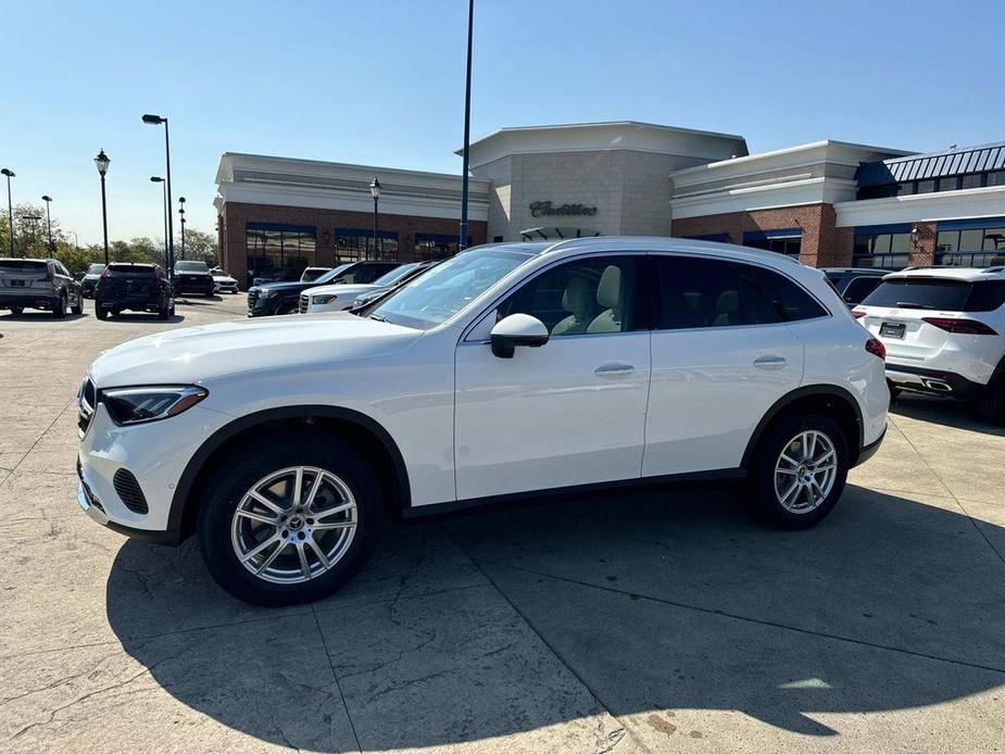 new 2025 Mercedes-Benz GLC 300 car