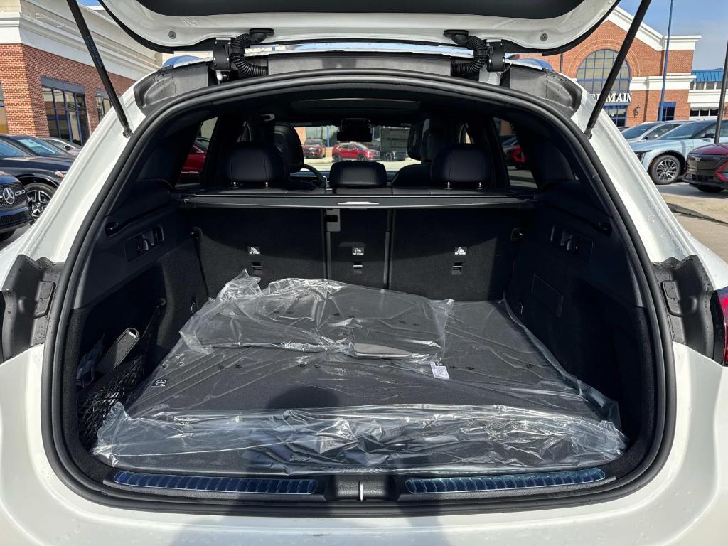 new 2025 Mercedes-Benz GLC 300 car, priced at $58,545