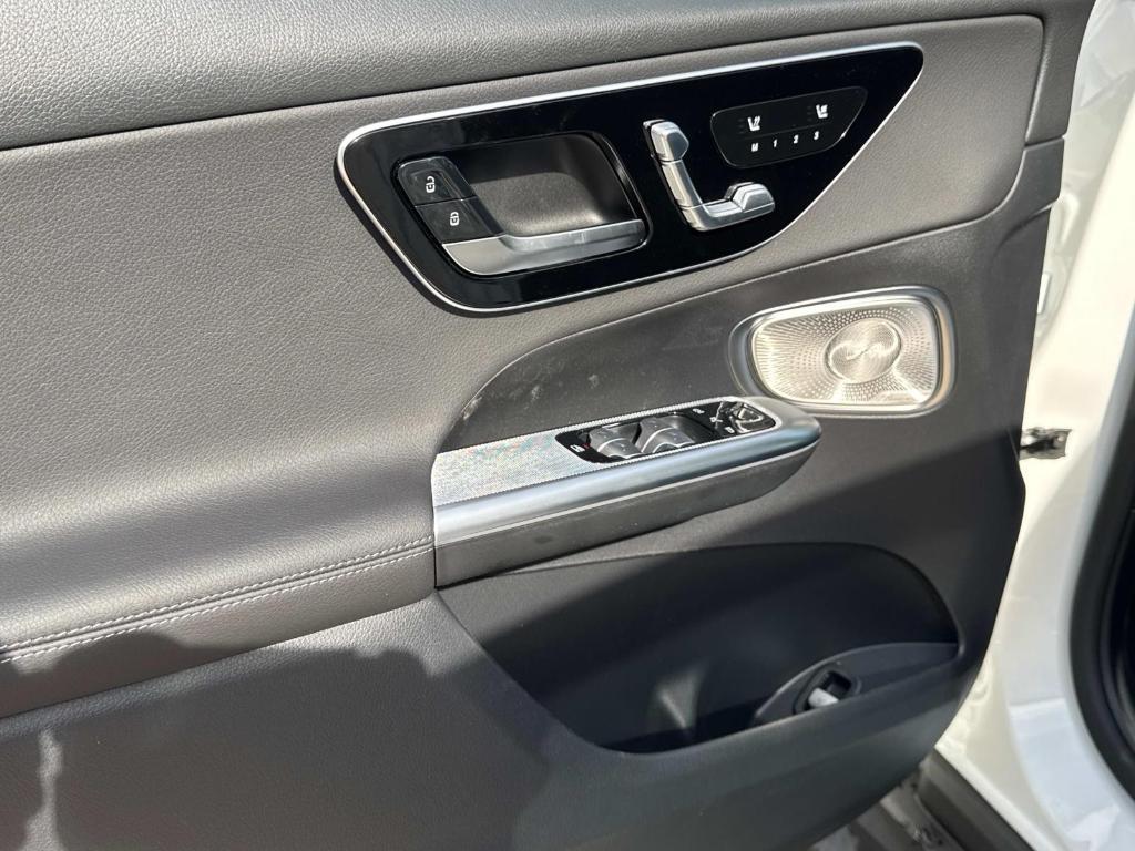 new 2025 Mercedes-Benz GLC 300 car, priced at $58,545