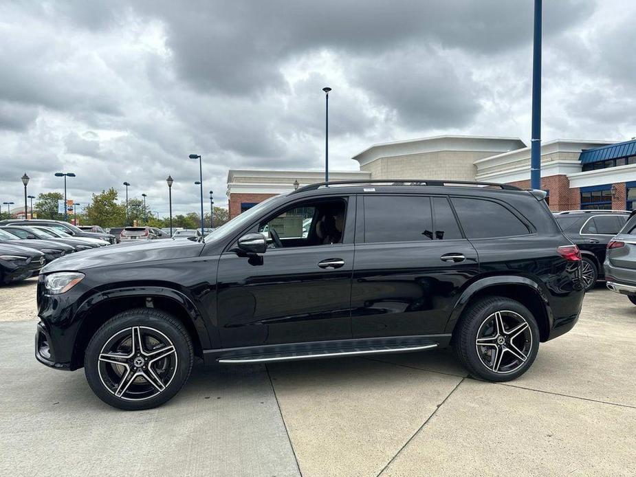 new 2025 Mercedes-Benz GLS 450 car