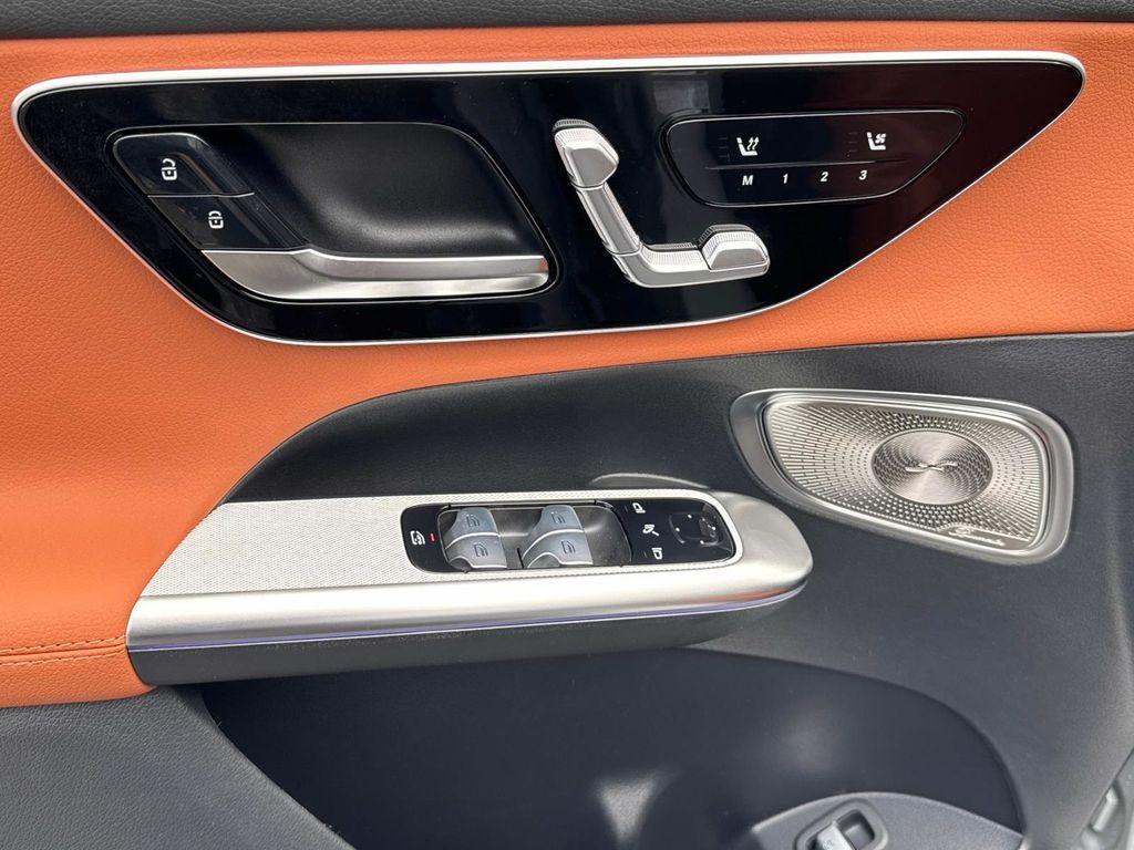 new 2025 Mercedes-Benz GLC 300 car, priced at $59,615
