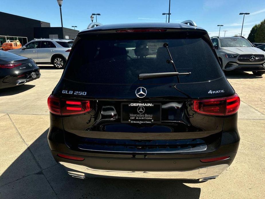 new 2024 Mercedes-Benz GLB 250 car