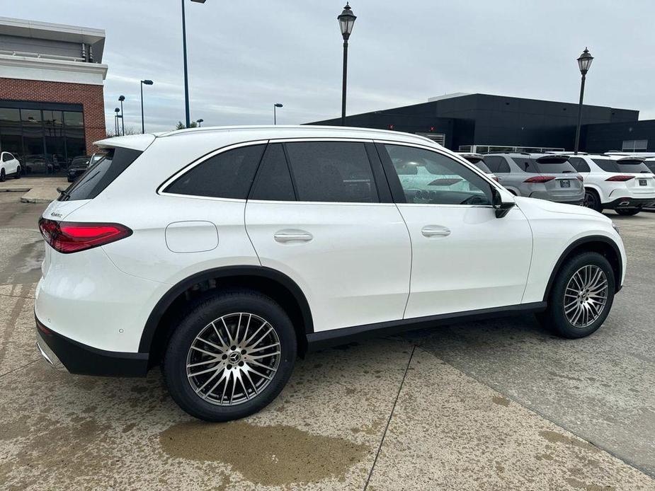 new 2025 Mercedes-Benz GLC 300 car