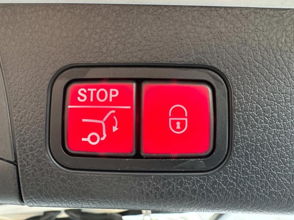 used 2022 Mercedes-Benz GLB 250 car, priced at $31,649