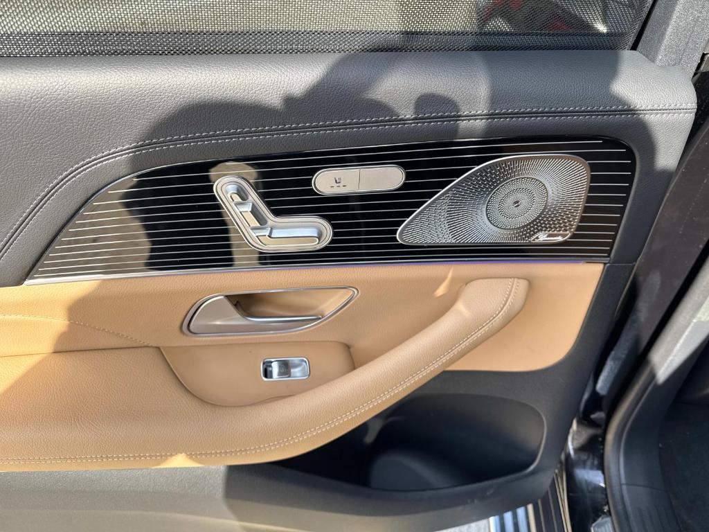 new 2025 Mercedes-Benz GLS 580 car, priced at $125,950