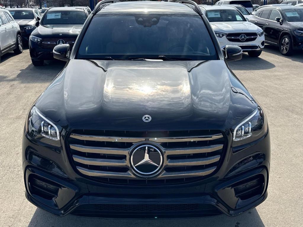 new 2025 Mercedes-Benz GLS 580 car, priced at $125,950