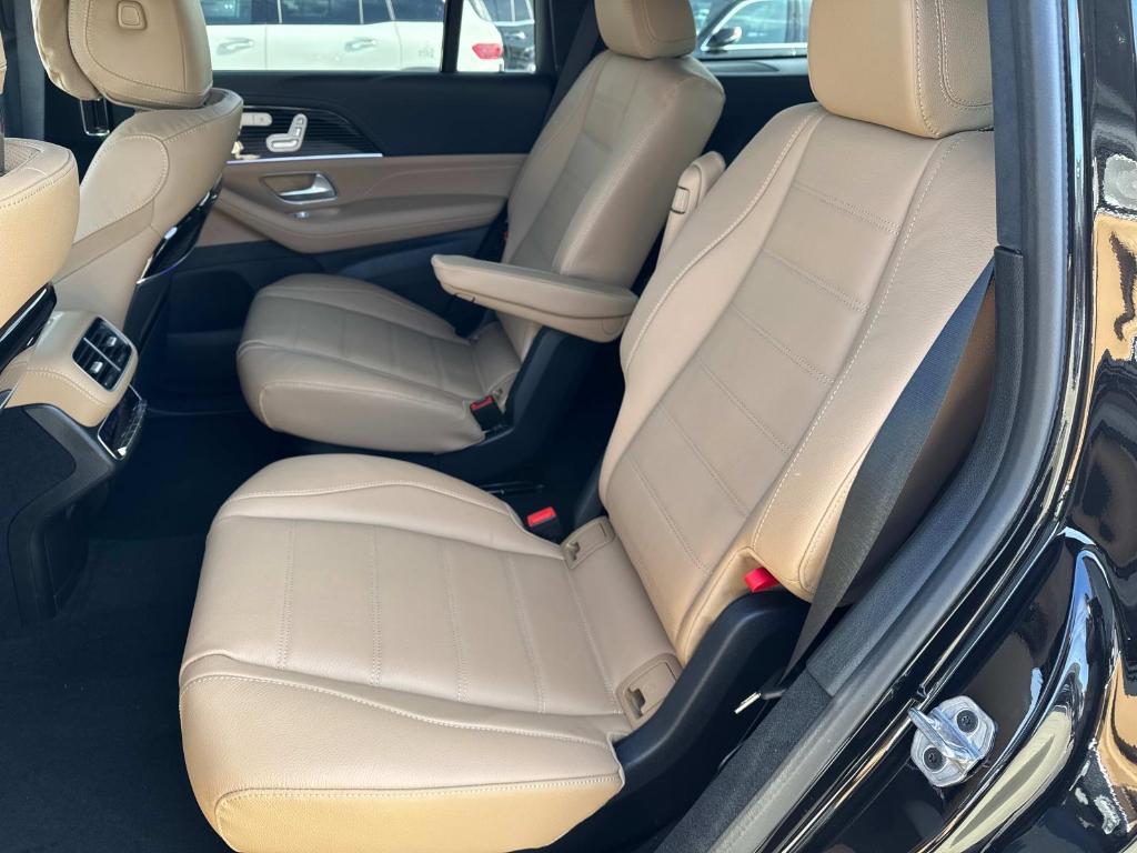 new 2025 Mercedes-Benz GLS 580 car, priced at $125,950