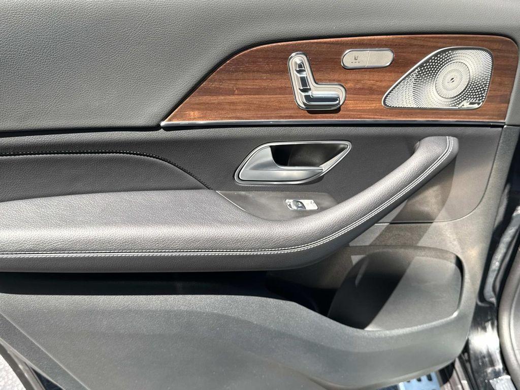 new 2025 Mercedes-Benz GLS 450 car, priced at $102,080