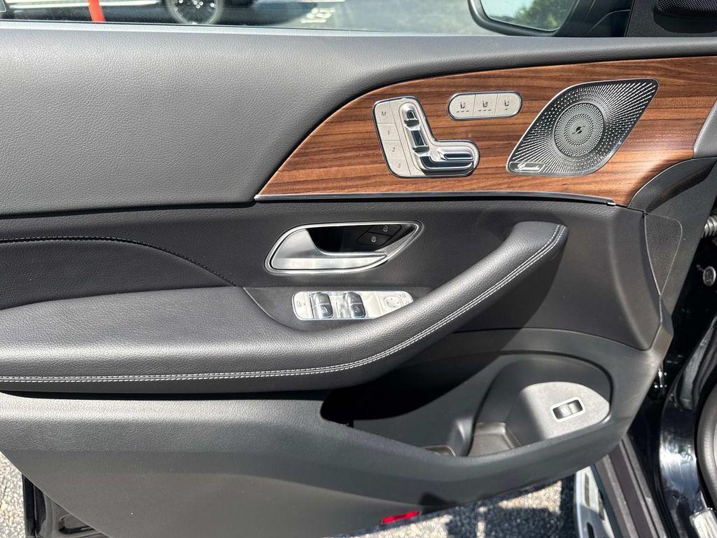 new 2025 Mercedes-Benz GLS 450 car, priced at $102,080