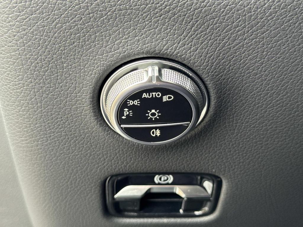 new 2026 Mercedes-Benz GLC 300 car, priced at $64,125