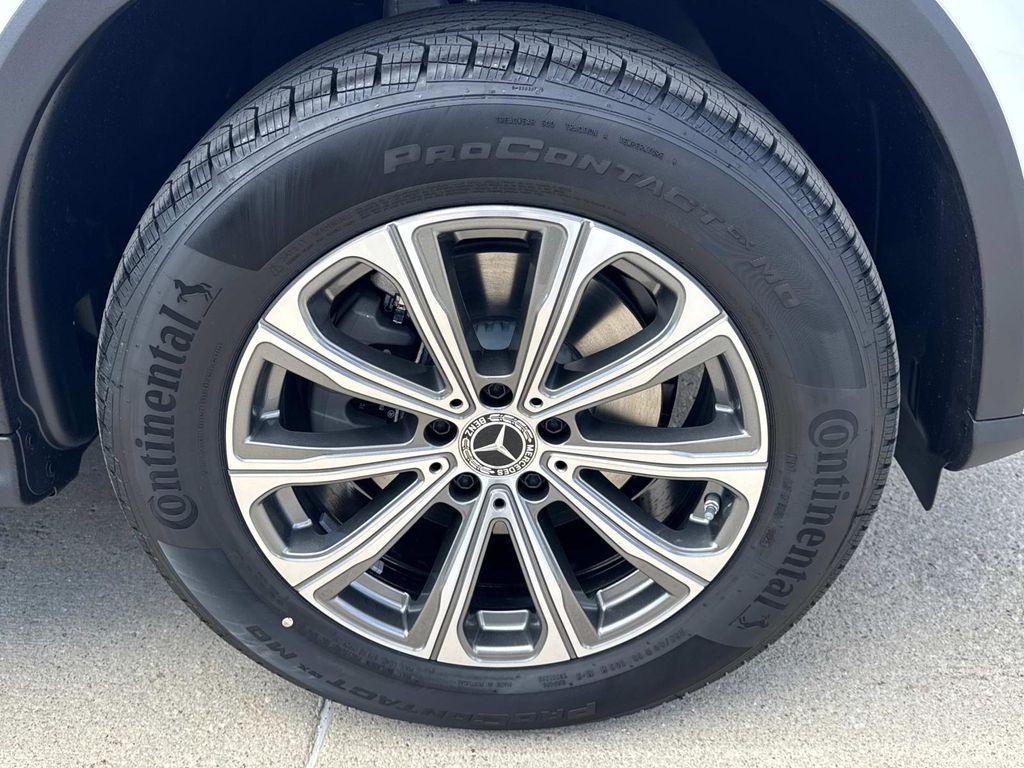 new 2025 Mercedes-Benz GLC 300 car, priced at $62,520