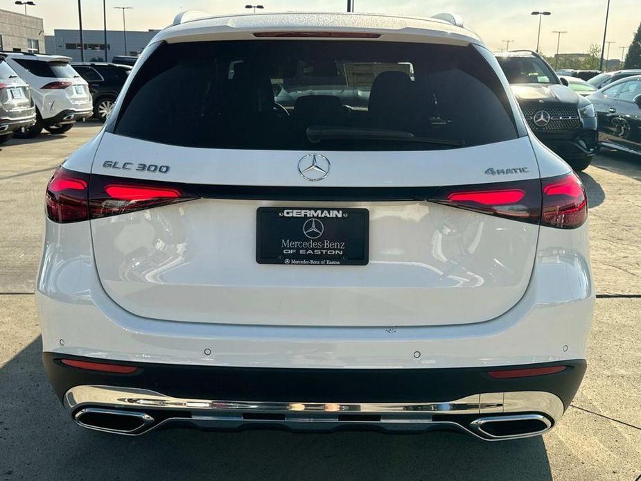 new 2024 Mercedes-Benz GLC 300 car