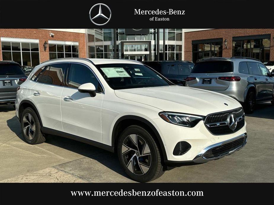 new 2024 Mercedes-Benz GLC 300 car