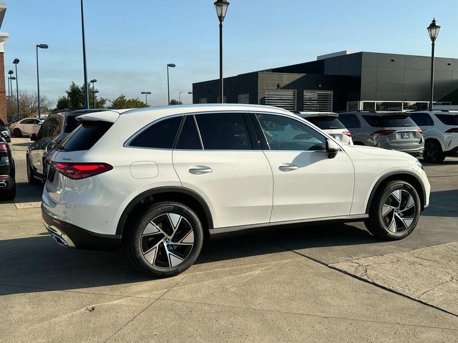 new 2024 Mercedes-Benz GLC 300 car