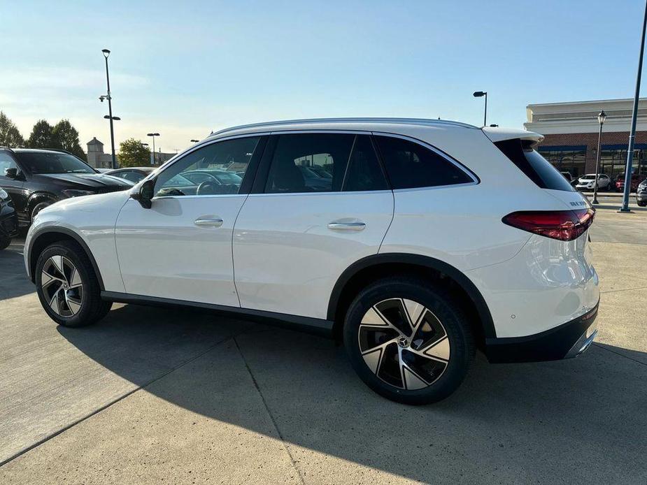 new 2024 Mercedes-Benz GLC 300 car