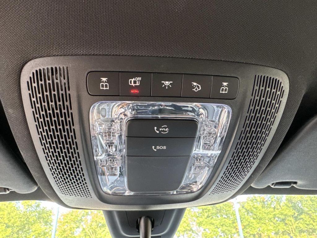 used 2022 Mercedes-Benz GLB 250 car, priced at $34,647