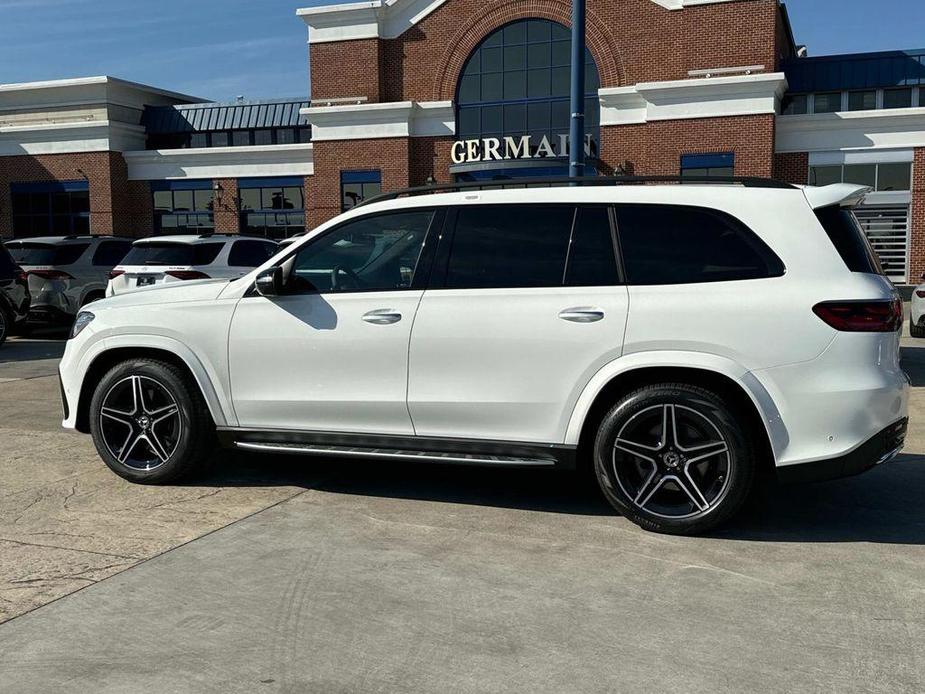 new 2025 Mercedes-Benz GLS 450 car