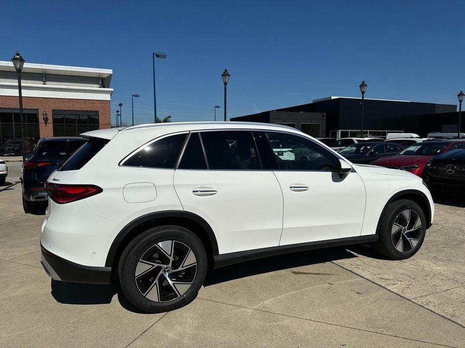 new 2024 Mercedes-Benz GLC 300 car