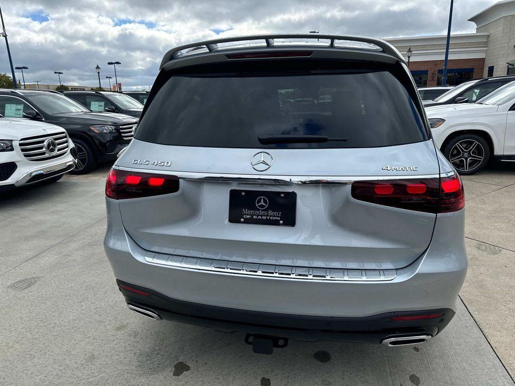 new 2025 Mercedes-Benz GLS 450 car