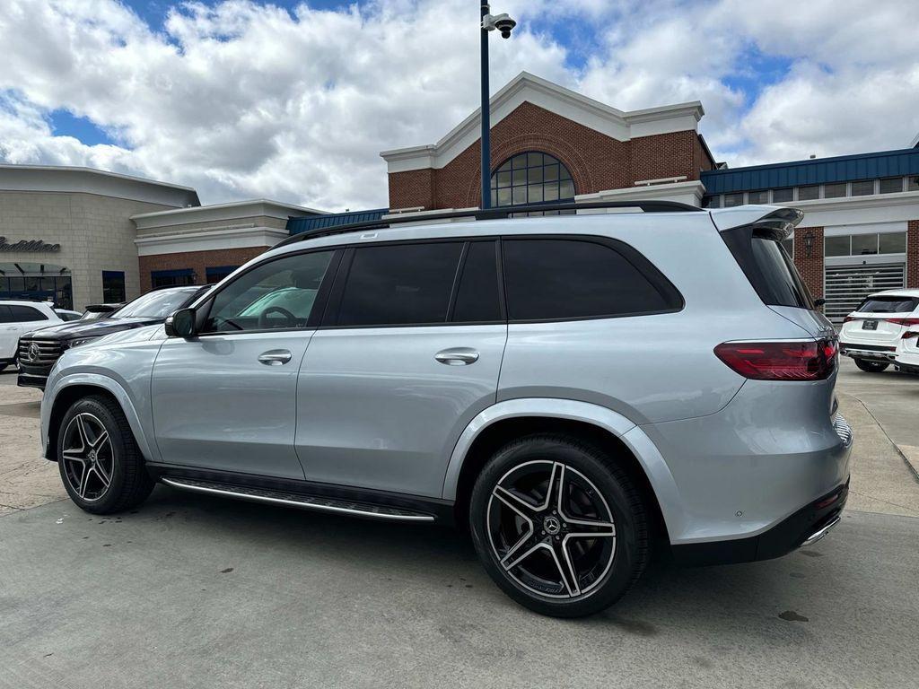 new 2025 Mercedes-Benz GLS 450 car