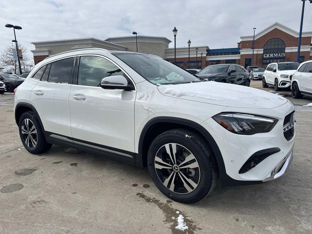 new 2025 Mercedes-Benz GLA 250 car, priced at $49,560