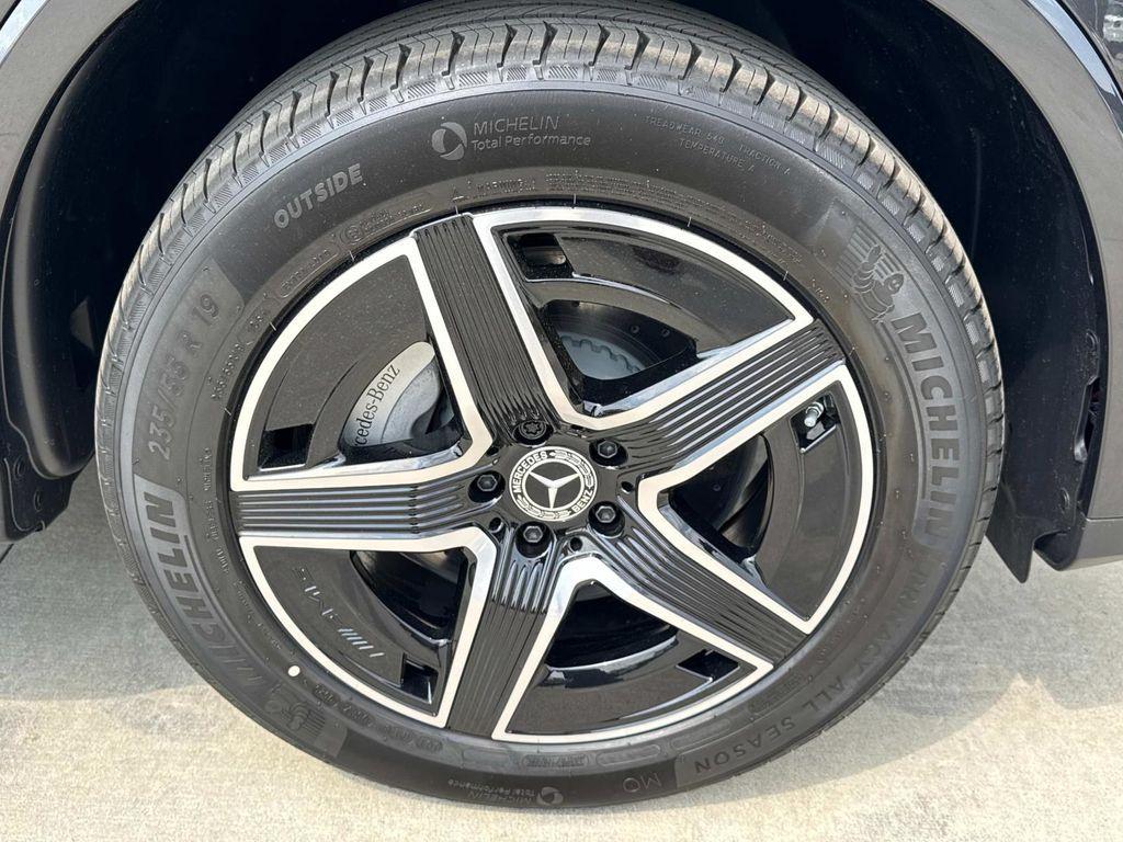 new 2025 Mercedes-Benz GLC 300 car, priced at $67,115